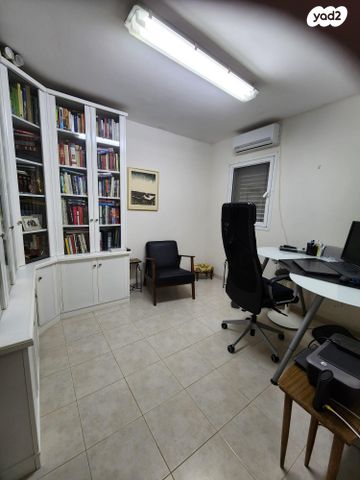 דו משפחתי, אלון 11, שאר העיר, כפר תבור