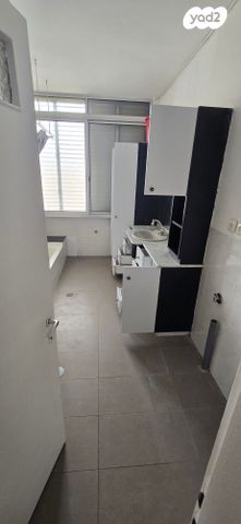 דירה, אחים קיבוביץ' 7, ב' / צפון מערב העיר, רחובות