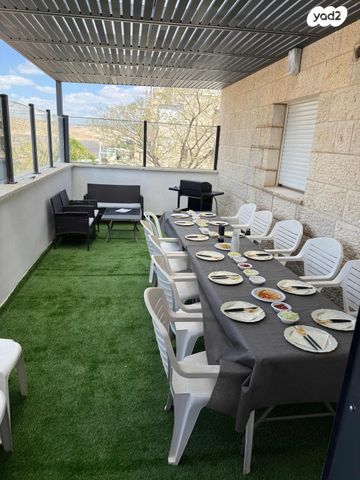 דירת גן, חלוקי נחל 57, נופי סלע, מעלה אדומים