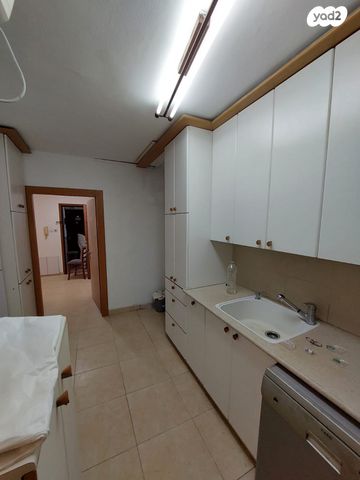 דירה, קדושי קהיר 28, נאות רחל, חולון