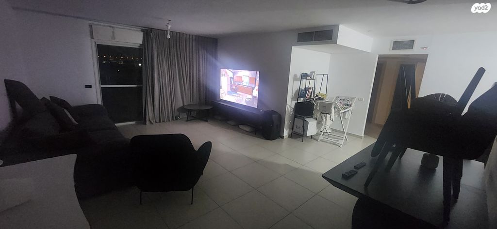 דירה, עולי הגרדום 10, שבעת המינים, דימונה