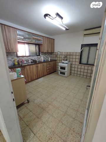 דירה, שבטי ישראל 8, קרית ים ג', קרית ים