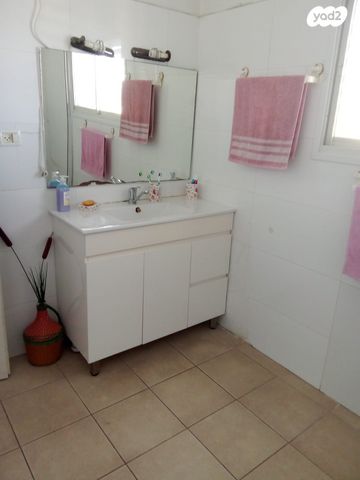 דירה, הפלמ"ח 1, מרכז העיר, סביניה, הוותיקה, קרית ביאליק