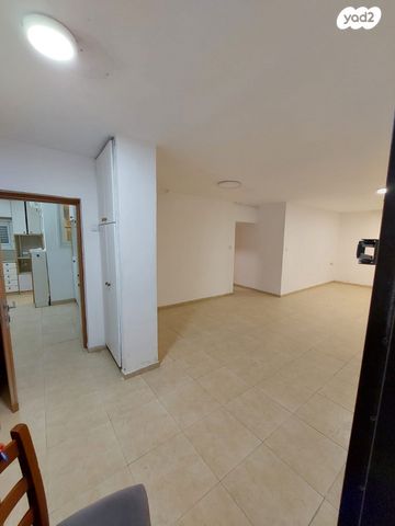 דירה, קדושי קהיר 28, נאות רחל, חולון