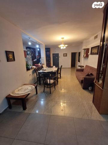 דירה, הרב עוזיאל 114, בית וגן, ירושלים