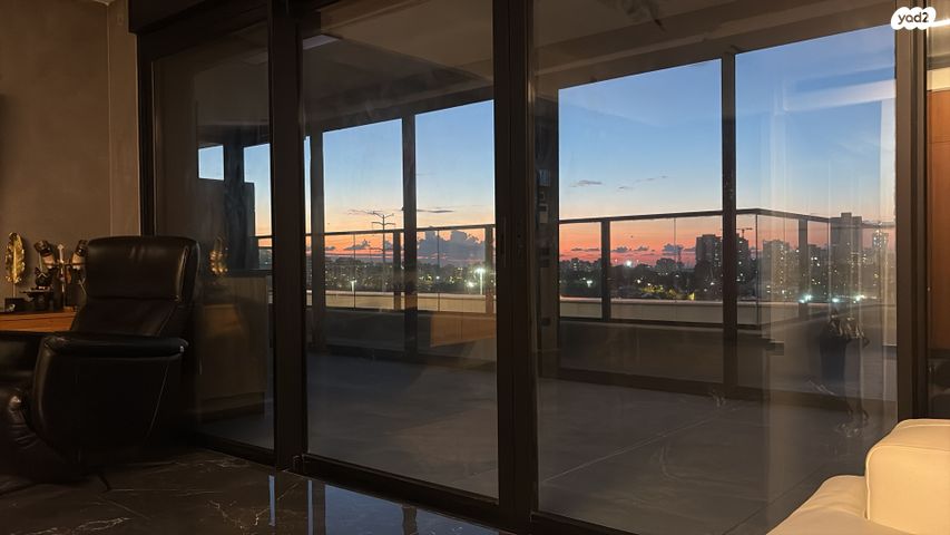 גג/ פנטהאוז, שולמית אלוני 13, נחלת יהודה, ראשון לציון