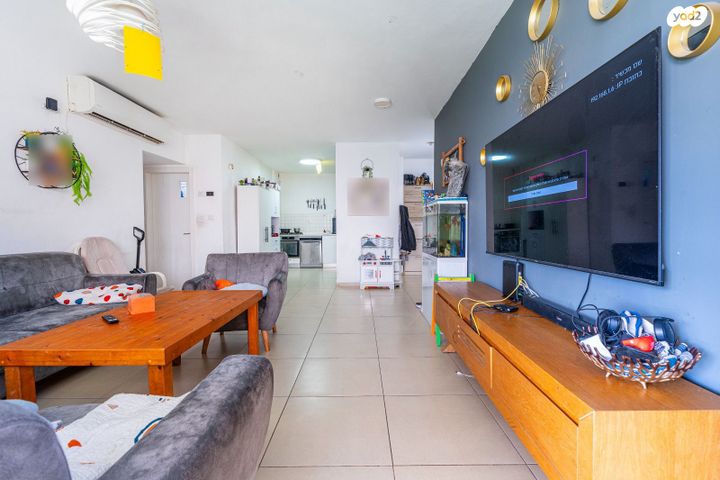 דירת גן, טורקיז 33, אבני חן, חריש