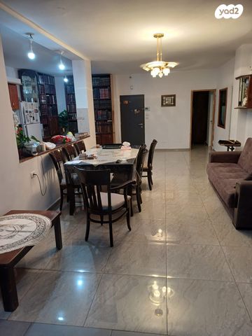 דירה, הרב עוזיאל 114, בית וגן, ירושלים