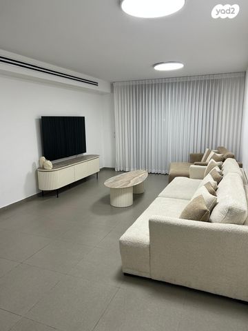 עוזי חיטמן 1