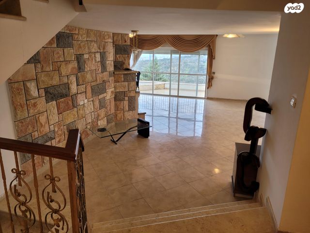 בית פרטי/ קוטג', יצחק רובינשטיין 18, הוד הכרמל, דניה, חיפה