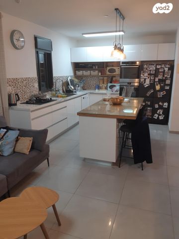 טריפלקס, אלומה, אלומה, אלומה