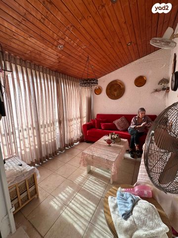 דירה, השופר 30, כלי שיר, מעלה אדומים