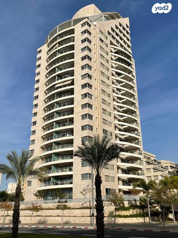 שדרות לוי אשכול 18