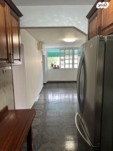 סמטת מרחבים 1