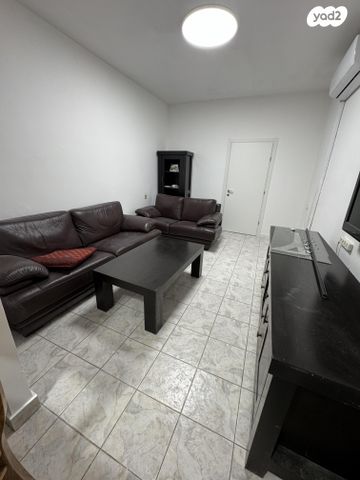 יהושע חנקין 53