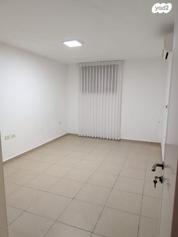 יחידת דיור, הדס 11, קרית אילון, חולון