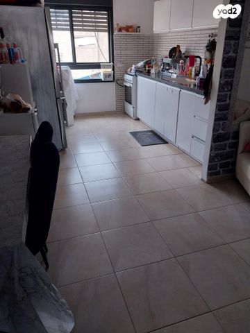 דירה, שדרות כצנלסון 4, מרכז העיר, קרית אתא