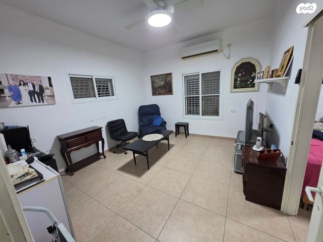 בצלאל לינדה 15