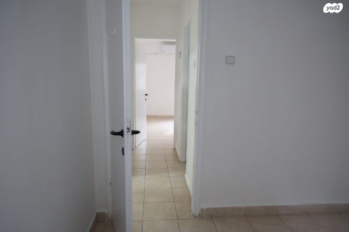 דירה, הגפן 17, המיסדים, כרמיאל