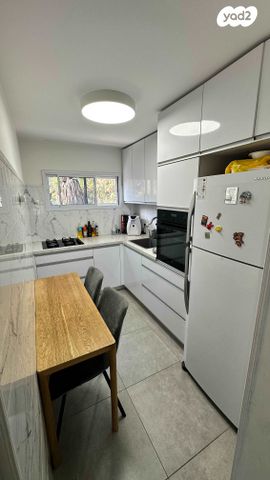 דירה, התעלה 12, קרית שרת מזרח, חולון