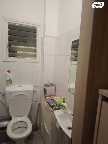 דירה, רש"י 29, רמב"ם, ראשון לציון