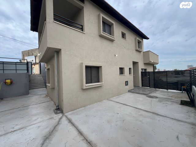 לילינבלום 9