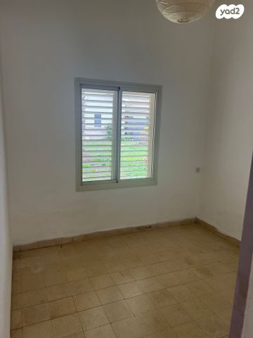 דו משפחתי, מסדה