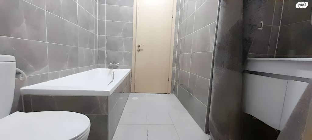 דירה, אנה פרנק 12, גדרה מזרח, גדרה