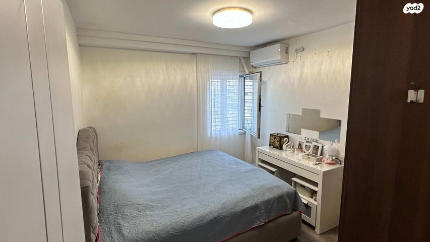 דירה, התעלה 12, קרית שרת מזרח, חולון