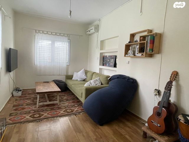 בית פרטי/ קוטג', קיבוץ גלויות 10, בצרה, בצרה