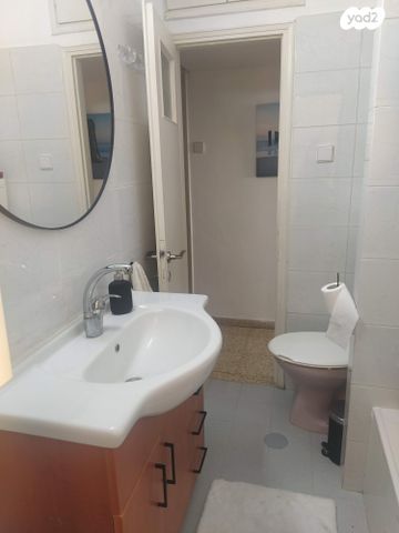 דירה, אהרון שקולניק 1, ג' / מרכז מזרח העיר, רחובות