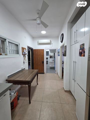 בית פרטי/ קוטג', בצלאל לינדה 15, אפרים, רחובות