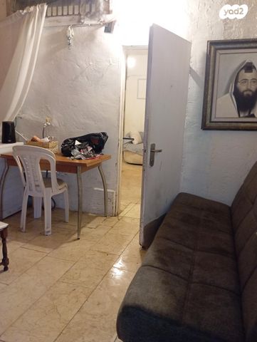 דירה, אברהם ליוואי 10, לב העיר, בת ים