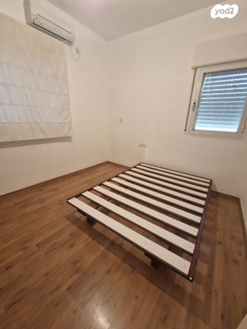 דירה, שדרות בן גוריון 12, מרכז העיר, סביניה, הוותיקה, קרית ביאליק