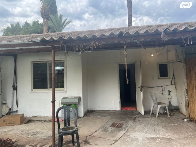 דו משפחתי, מסדה