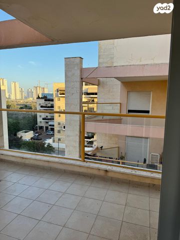 דירה, הגולן 4, קרית השרון, נתניה