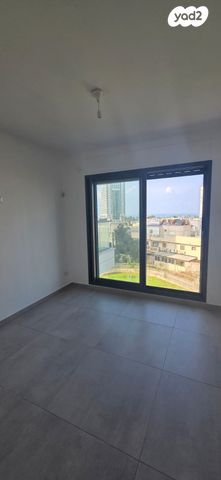 דירה, אמנון ליפקין שחק 3, נוף הטיילת, נתניה