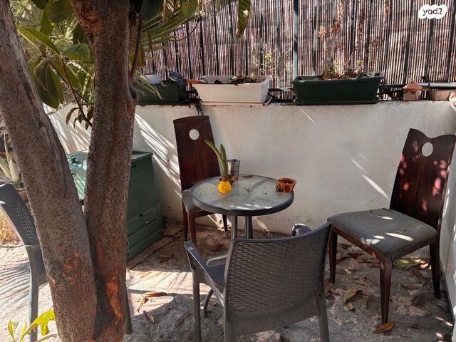 דירה, שביל החומה 12, עין כרם, ירושלים