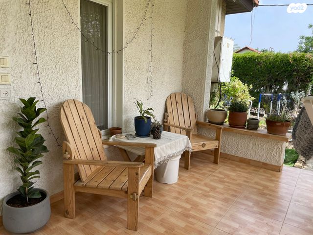 בית פרטי/ קוטג', קיבוץ גלויות 10, בצרה, בצרה