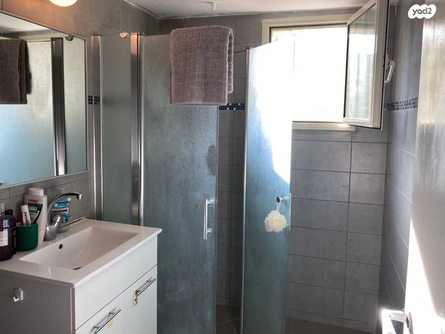 דירה, מדרגות גדרה 1, כרמל מרכזי - שד' קיש, חיפה