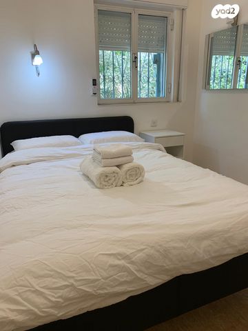 דירה, שדרות הרצל 62, קרית משה, ירושלים