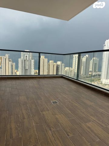 דירה, אמנון ליפקין שחק 1, נוף הטיילת, נתניה