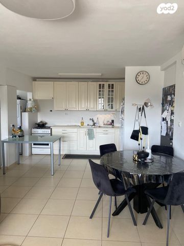 דירה, אלופי צה"ל 3, קרית שרת מזרח, חולון