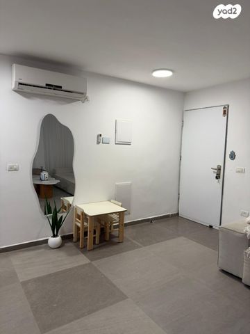 מרתף/ פרטר, משה מונטיפיורי 8, נאות גנים, נתניה