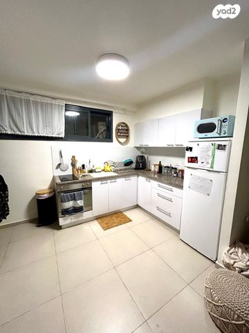 יחידת דיור, טופז 12, וילה דורי, שכונת הדגל, נס ציונה