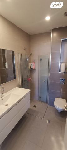 גג/ פנטהאוז, לוי אשכול 8, מרכז דרום, רעננה