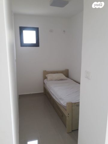 גיבורי סיני 32