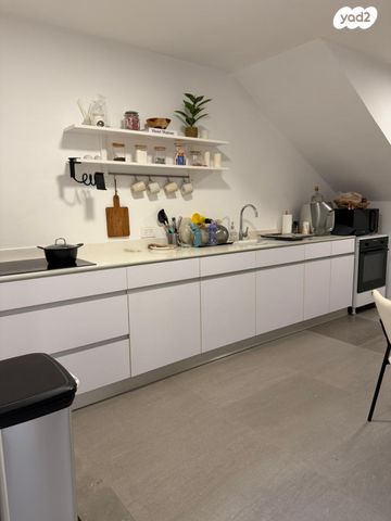 מרתף/ פרטר, משה מונטיפיורי 8, נאות גנים, נתניה