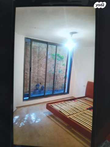 מרתף/ פרטר, לאה רבין 72, בנות חיל, ראשון לציון