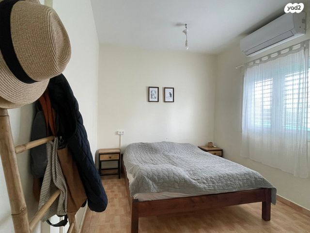 בית פרטי/ קוטג', קיבוץ גלויות 10, בצרה, בצרה